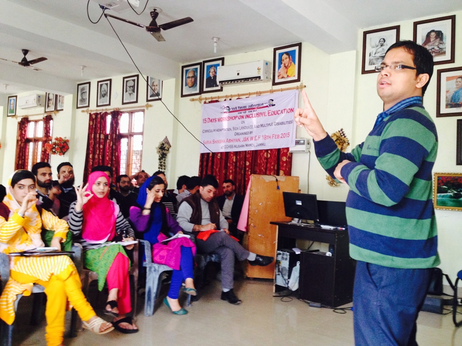 Workshop on the Indian Sign Language for 70 Hearing Teachers